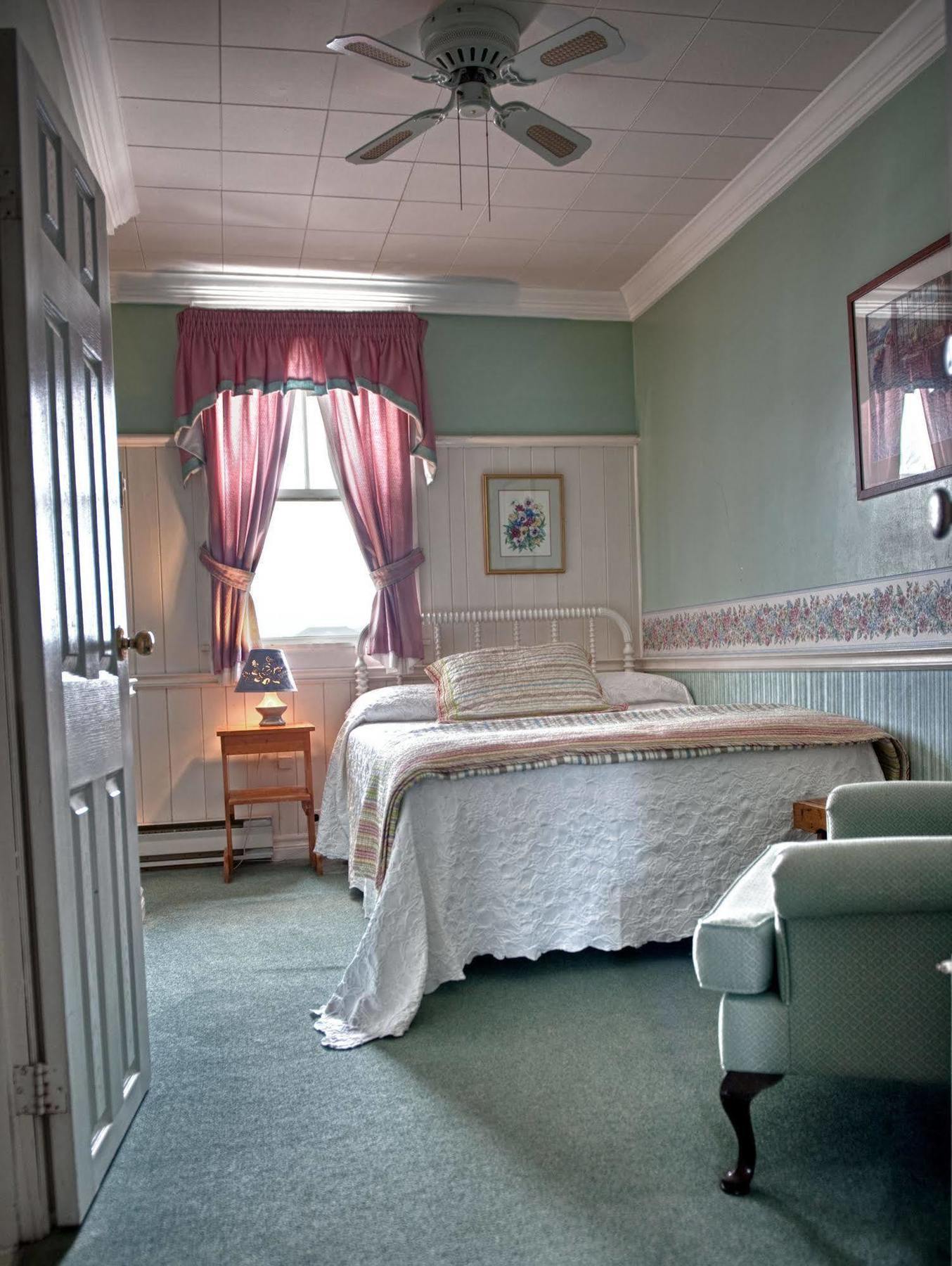 Telegraph House Motel Баддек Экстерьер фото